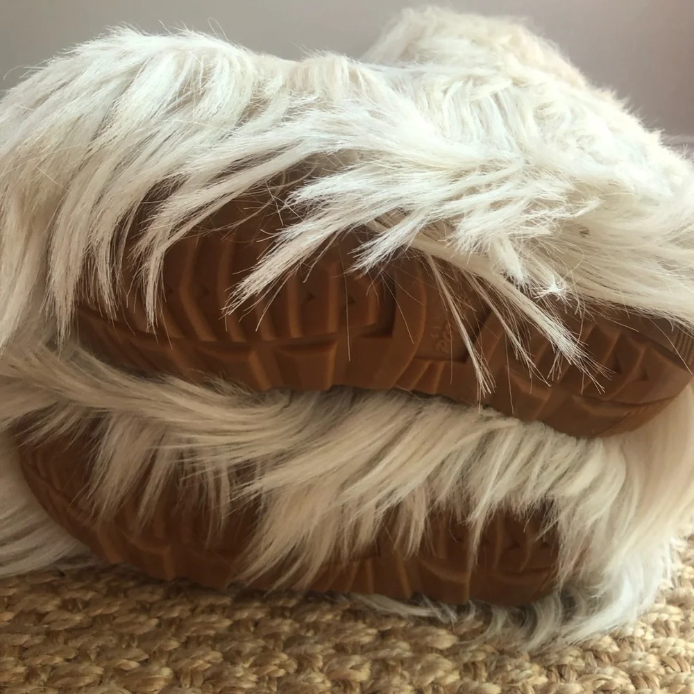 New: Vintage 90’s Yeti Goat Hair and Wool Boots. Size 41